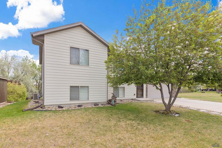 Property Photo: 3636 Knuckleduster Rd SD 57703