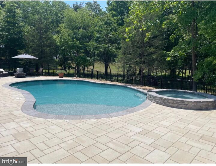 Property Photo:  9801 Thoroughbred Road  VA 20187 