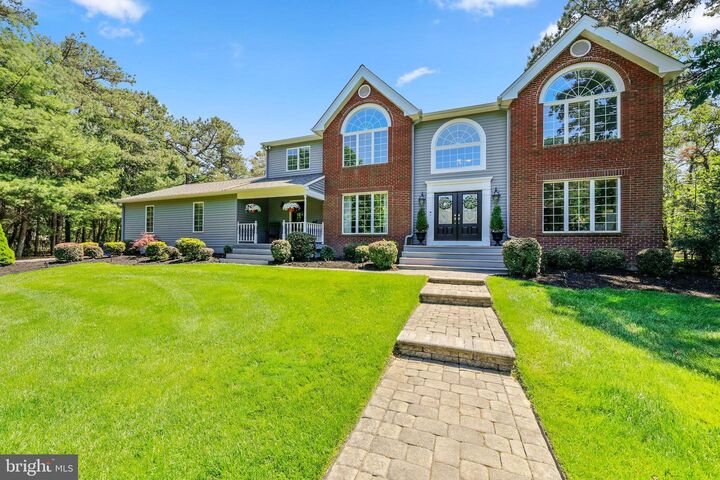 Property Photo:  2 Aldworth Court  NJ 08055 