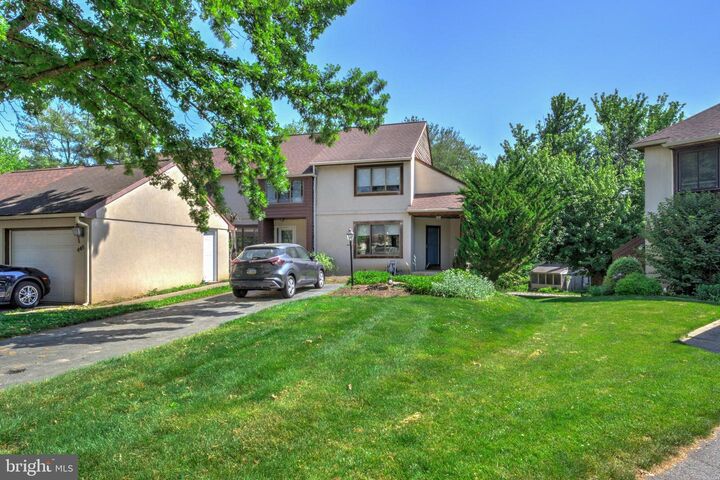 Property Photo: 450 Stonegate Court PA 17551