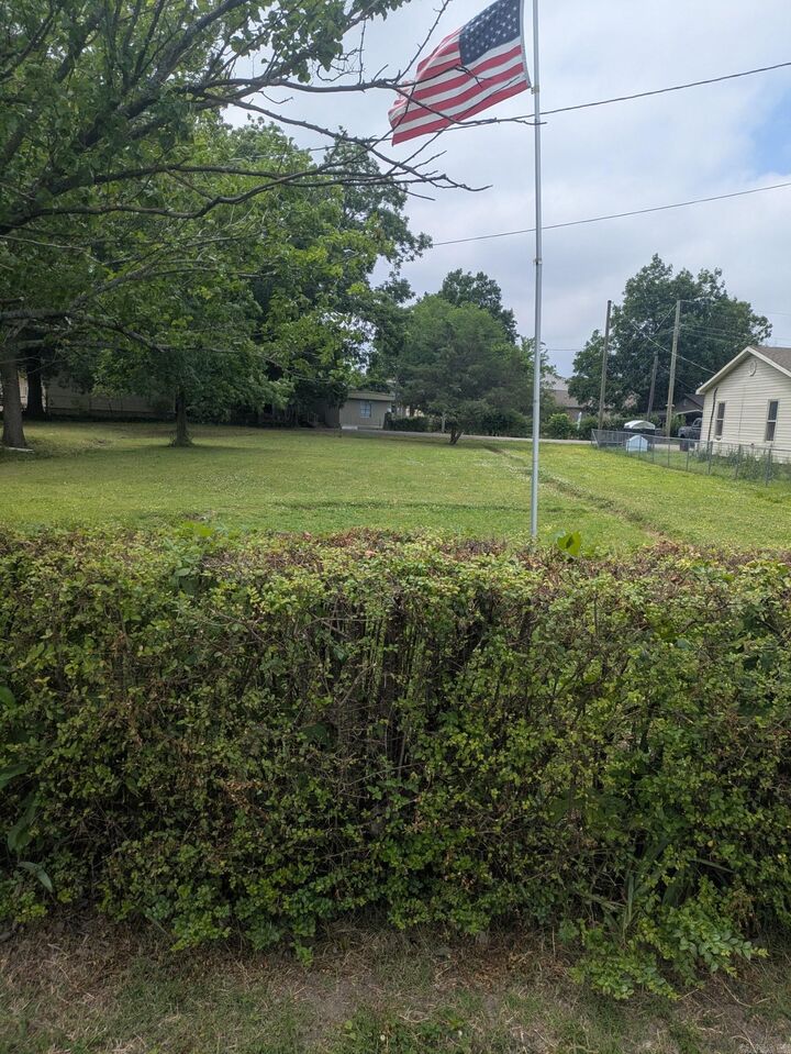 Property Photo:  2213 Central  AR 72401 