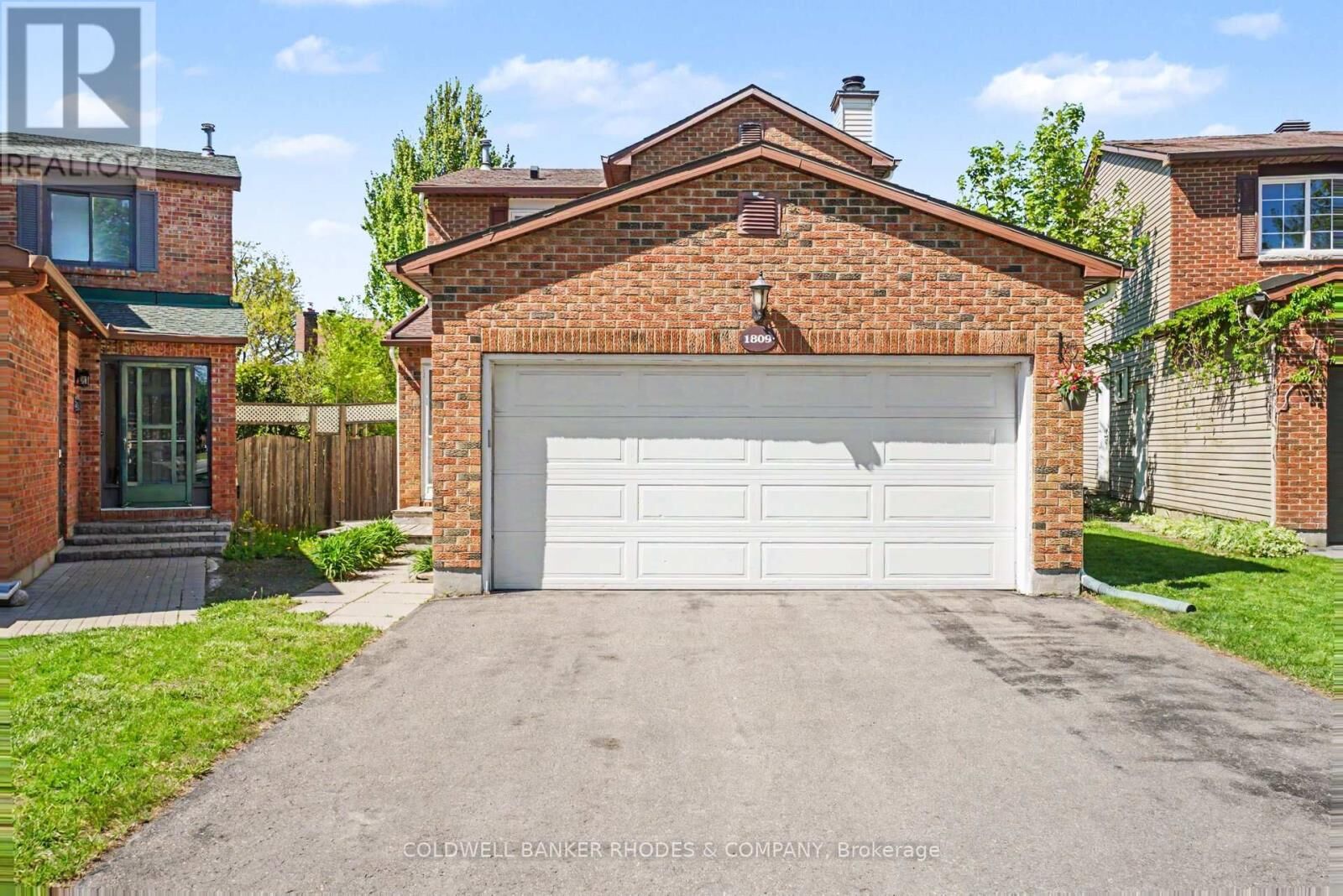 Property Photo:  1809 Brousseau Crescent  ON K1C 2Y5 