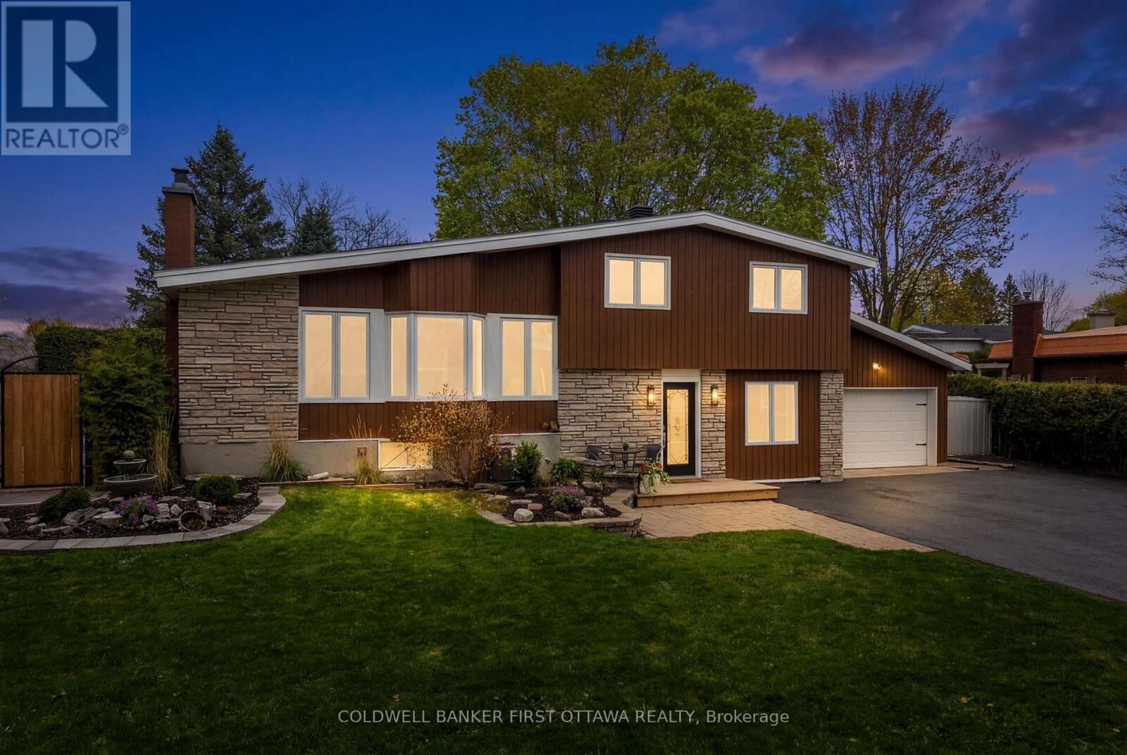Property Photo:  14 Cramer Drive  ON K2H 5X4 