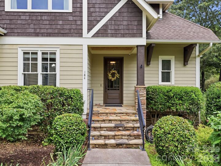 Property Photo:  184 Ashmore Circle  NC 28166 