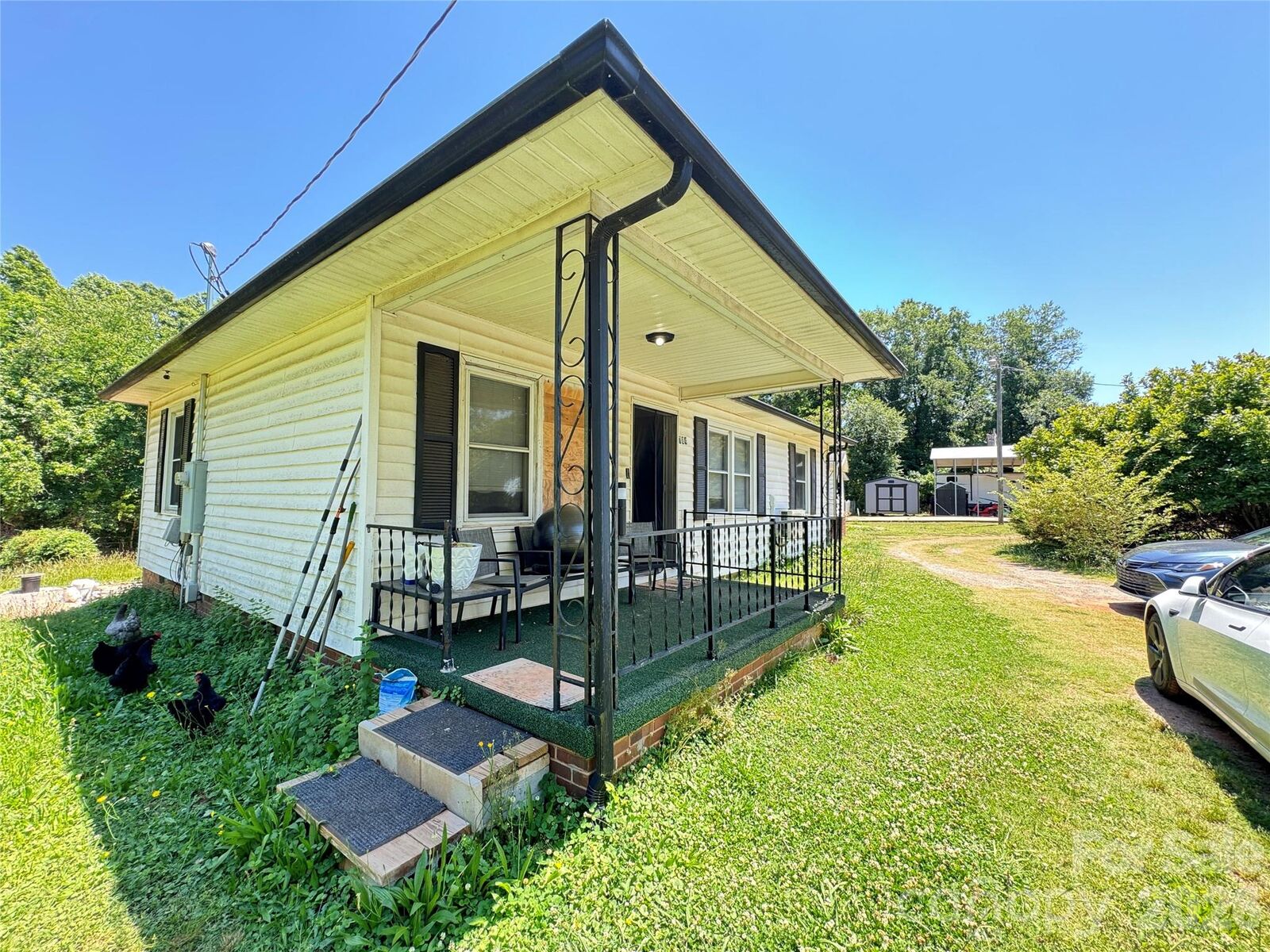 Property Photo: 704 Morningside Drive NC 28120