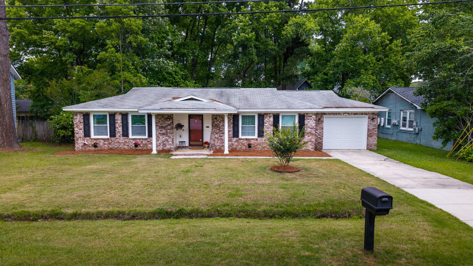 Property Photo: 1948 Planters Drive SC 29414