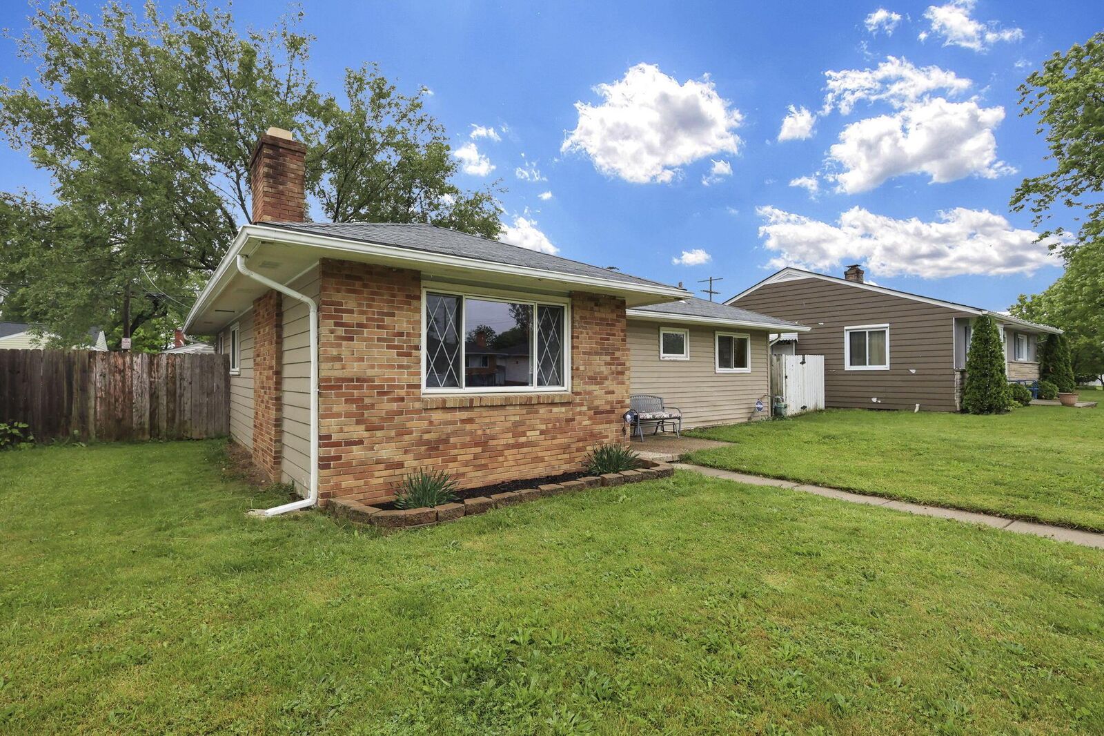 Property Photo:  126 Oxley Road  OH 43228 