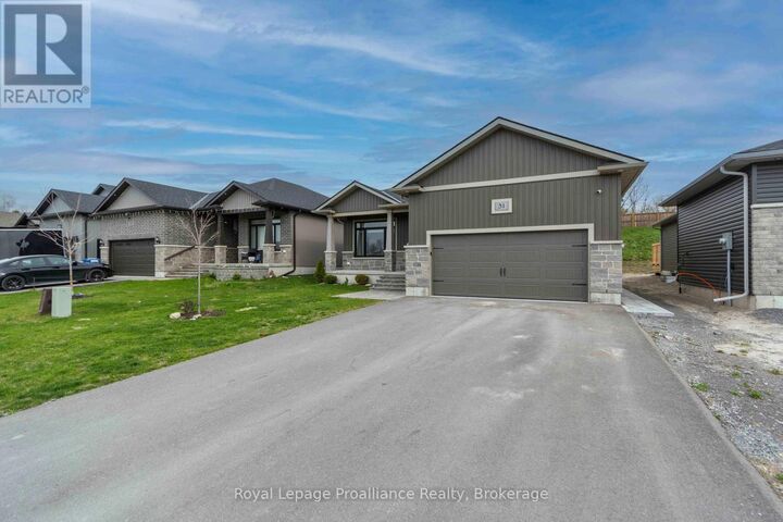 Property Photo:  31B Schmidt Way  ON K8V 5P4 