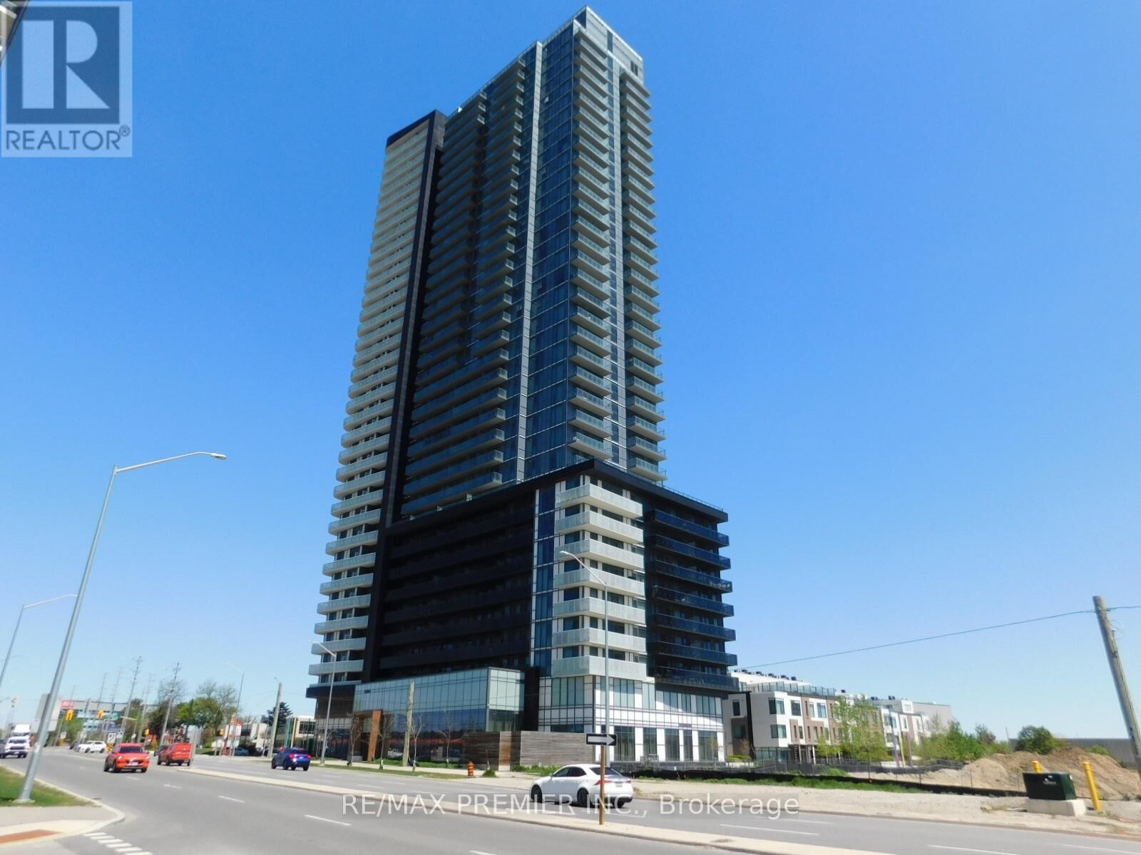 Property Photo:  7895 Jane Street 1704  ON L4K 2M7 
