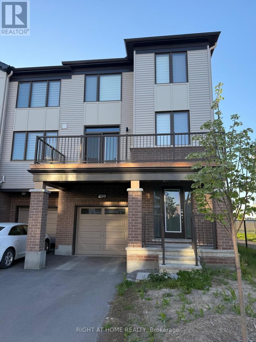 Property Photo:  42 Stitch Mews  ON K0A 2Z0 