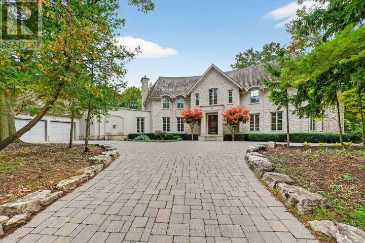 Property Photo:  36 Old Yonge Street  ON M2P 1P7 