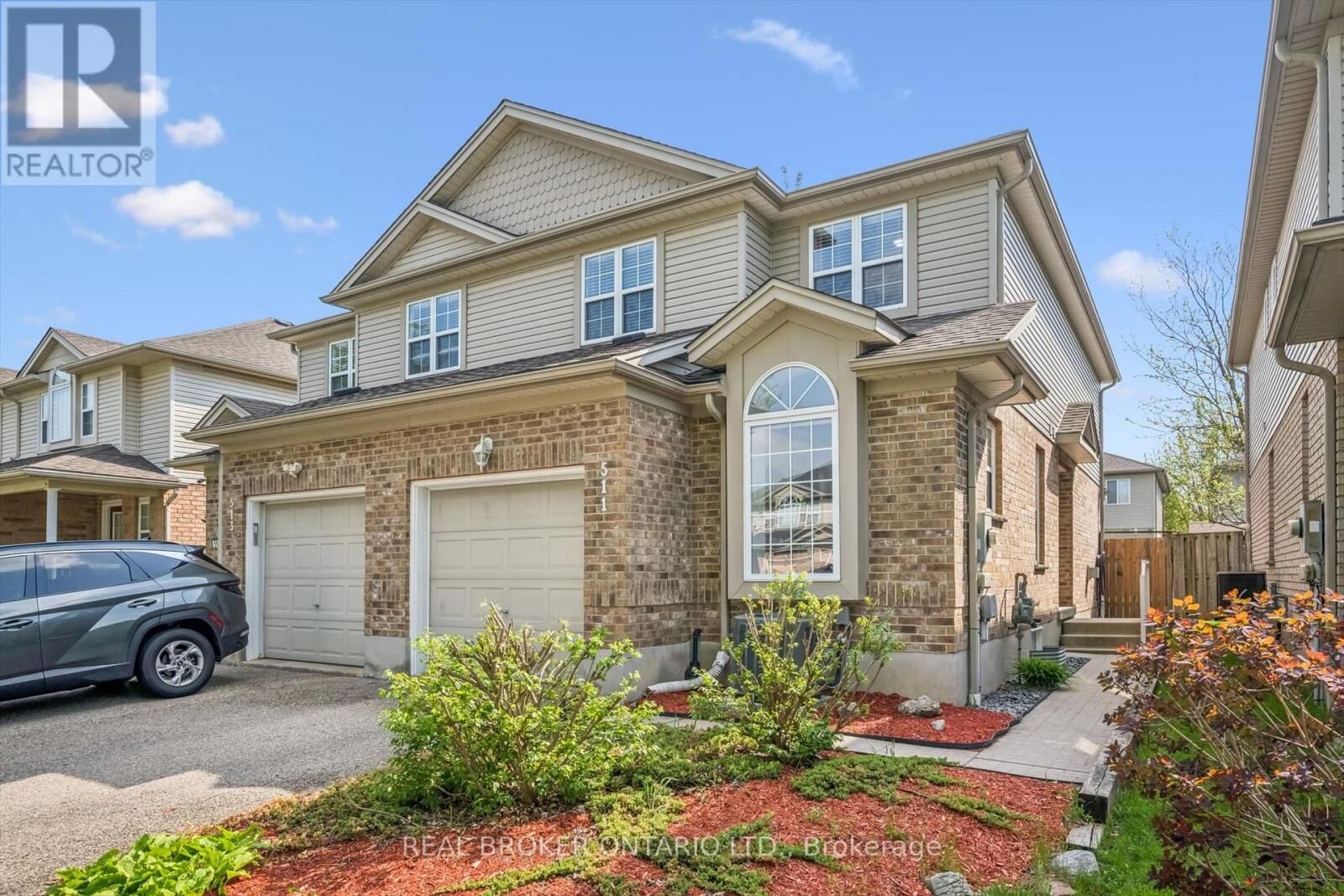 Property Photo:  511 Dansbury Drive  ON N2K 4K8 
