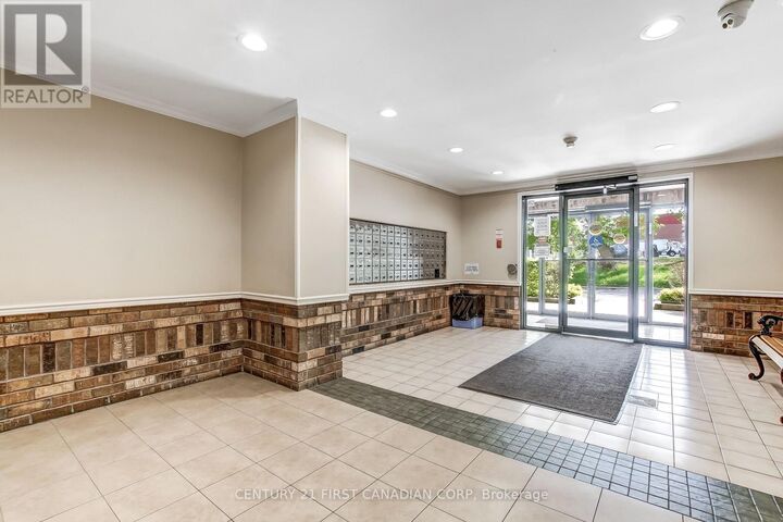 Property Photo:  986 Huron Street 204  ON N5Y 5E4 