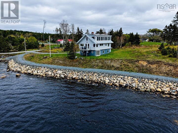 7 Oyster Pond 10380 — photo 1