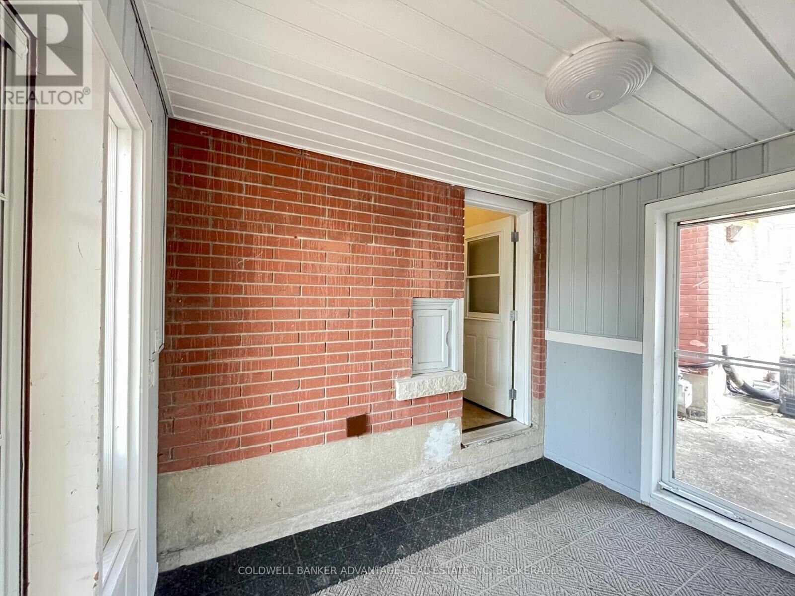 Property Photo:  98 Masterson Drive Lower  ON L2T 3R2 