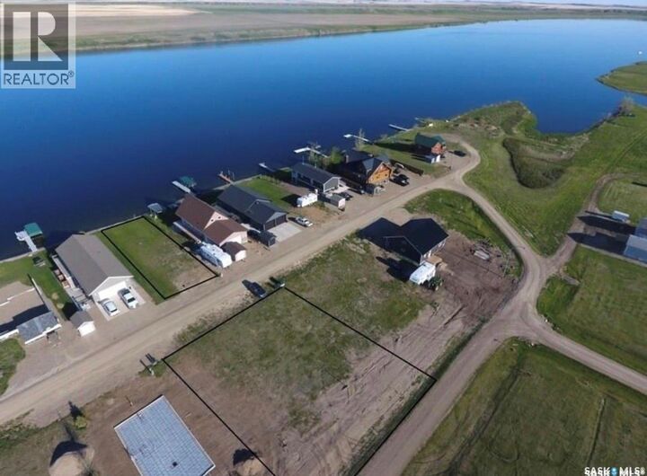 Property Photo:  1420-1520 Lakeview Drive  SK S0N 2N0 