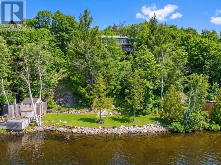 Property Photo: 2113 Sunnyside Road ON P3G 1H9