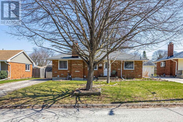 Property Photo: 198 Arlington Crescent ON N5Z 3E1