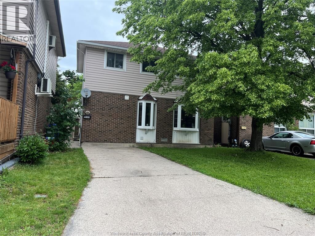 Property Photo:  1464 Bayswater  ON N8S 4K8 