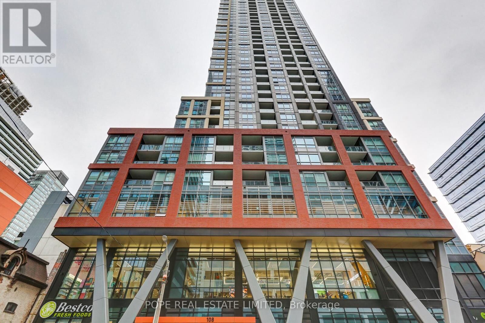 Property Photo:  108 Peter Street 1502  ON M5V 0W2 
