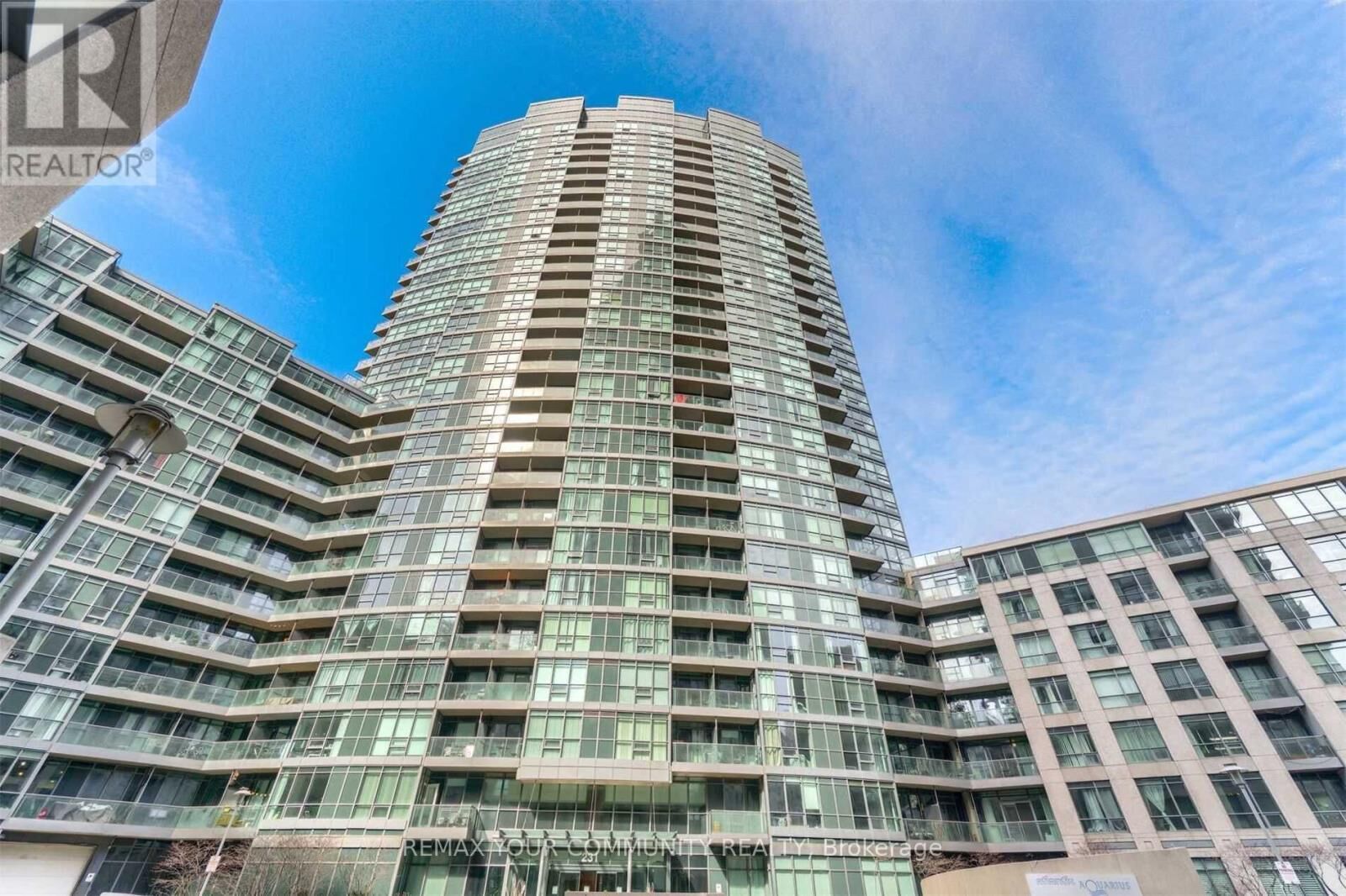 Property Photo: 231 Fort York Boulevard 1511 ON M5V 1B2