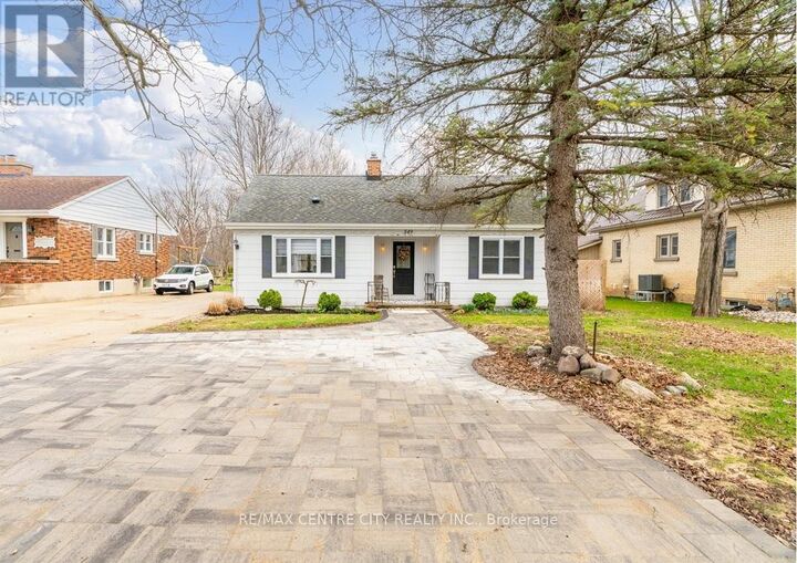 Property Photo: 549 Victoria Street ON N7G 3C2