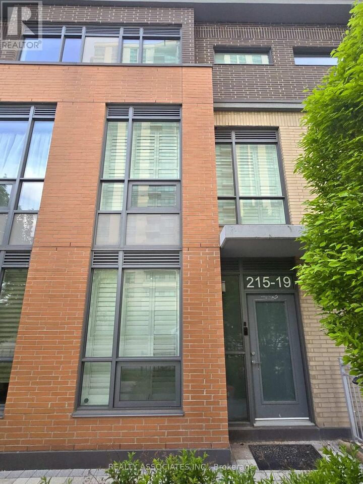 Property Photo: 215 Bonis Avenue Th19 ON M1T 3W6