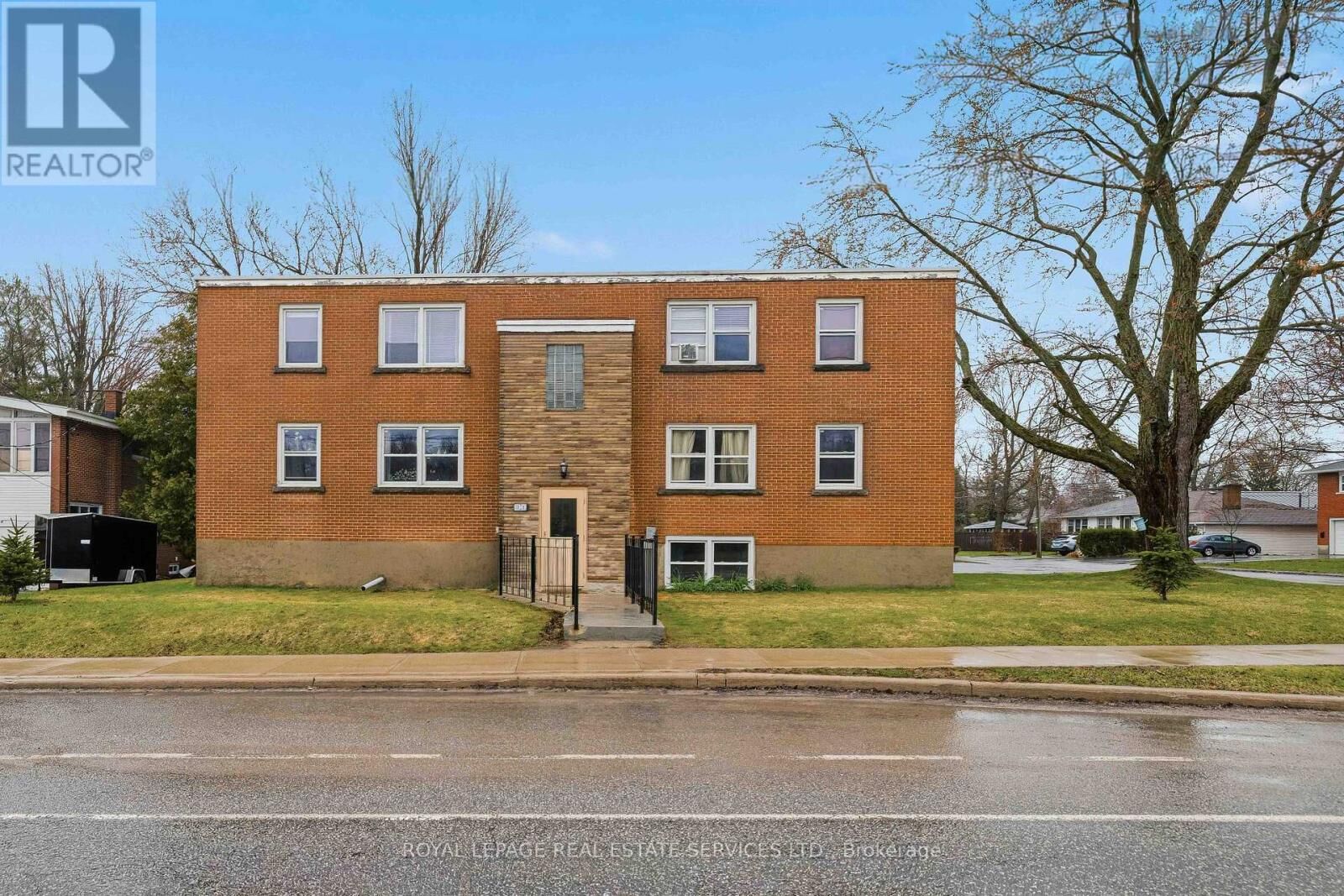 Property Photo: 1028 Johnson Street ON K7M 2N4