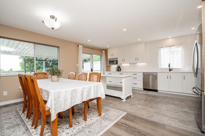 Property Photo:  33090 Best Avenue  BC V2V 2T1 