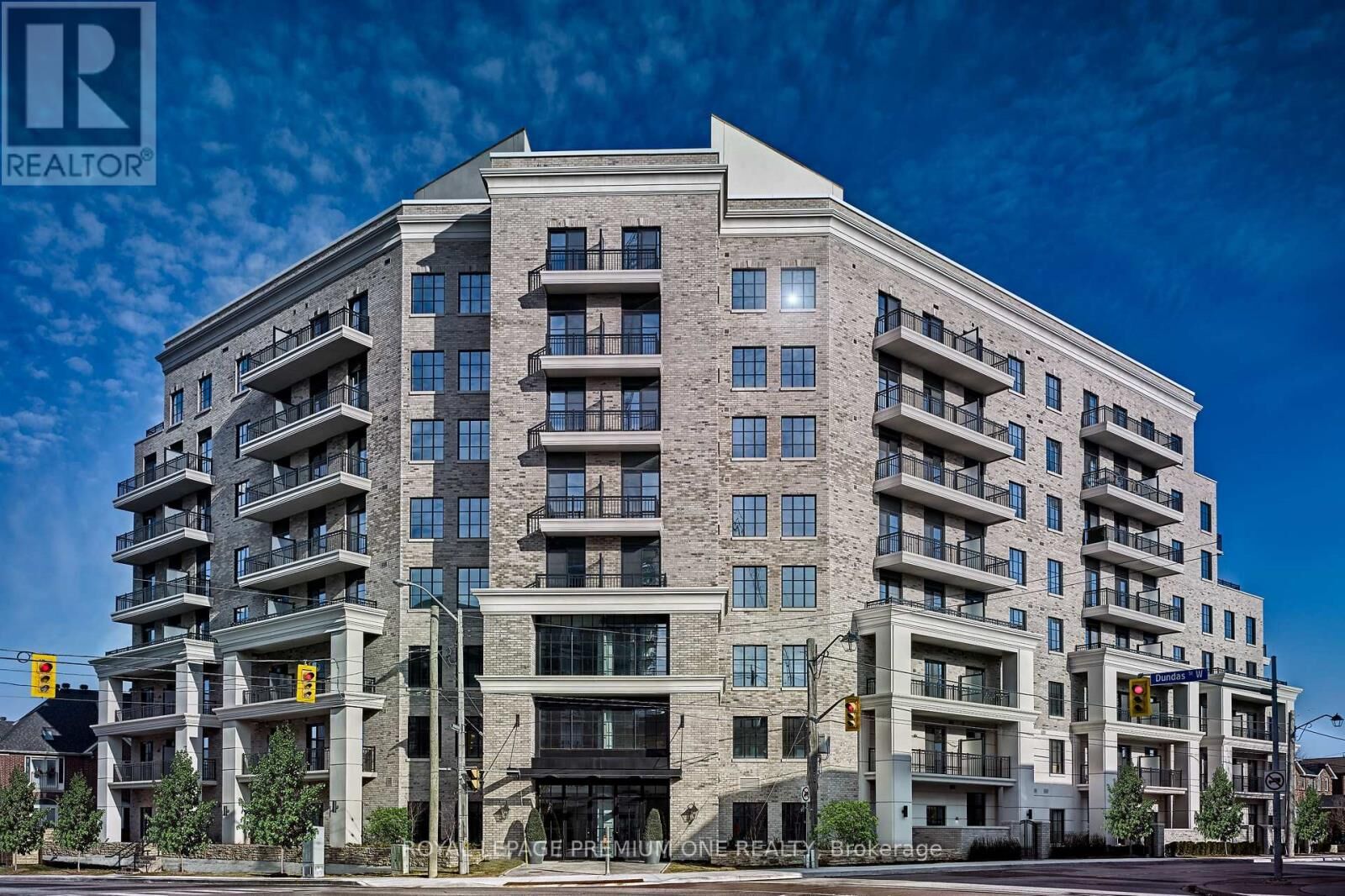 Property Photo:  571 Prince Edward Drive North 401  ON M8X 0A1 