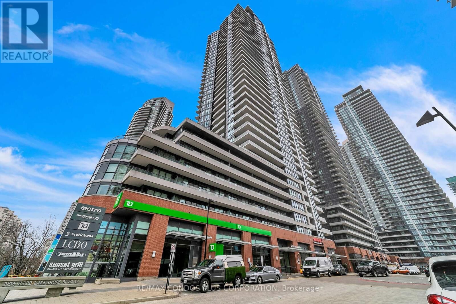 Property Photo: 2212 Lake Shore Boulevard West Ph08 ON M8V 0C2