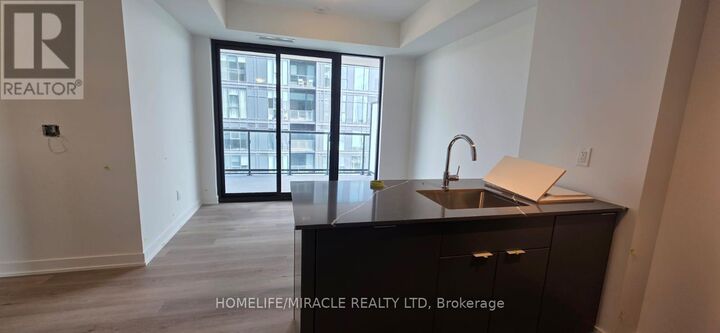 Property Photo:  2075 Lakeshore Boulevard 1803  ON L7R 1E2 