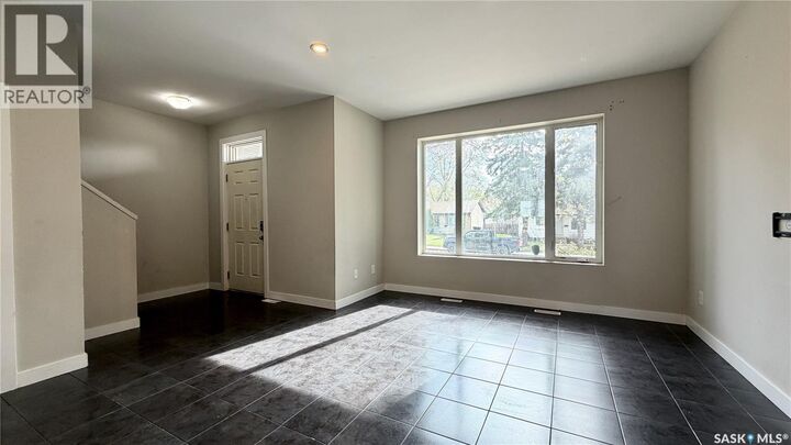 Property Photo:  419 S Avenue S  SK S7M 3A3 