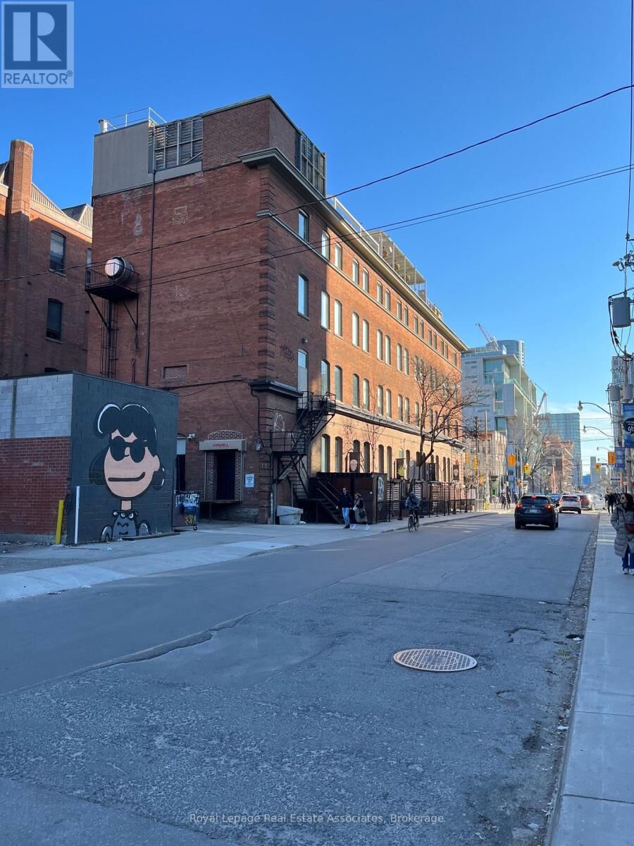 Property Photo: 461 Adelaide Street West 439 ON M5V 0L6