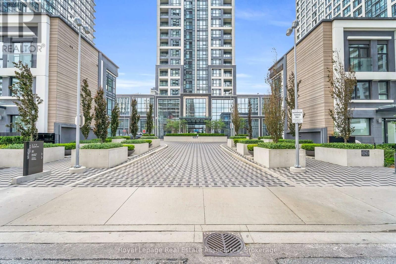 Property Photo: 5 Mabelle Avenue 1330 ON M9A 0C8