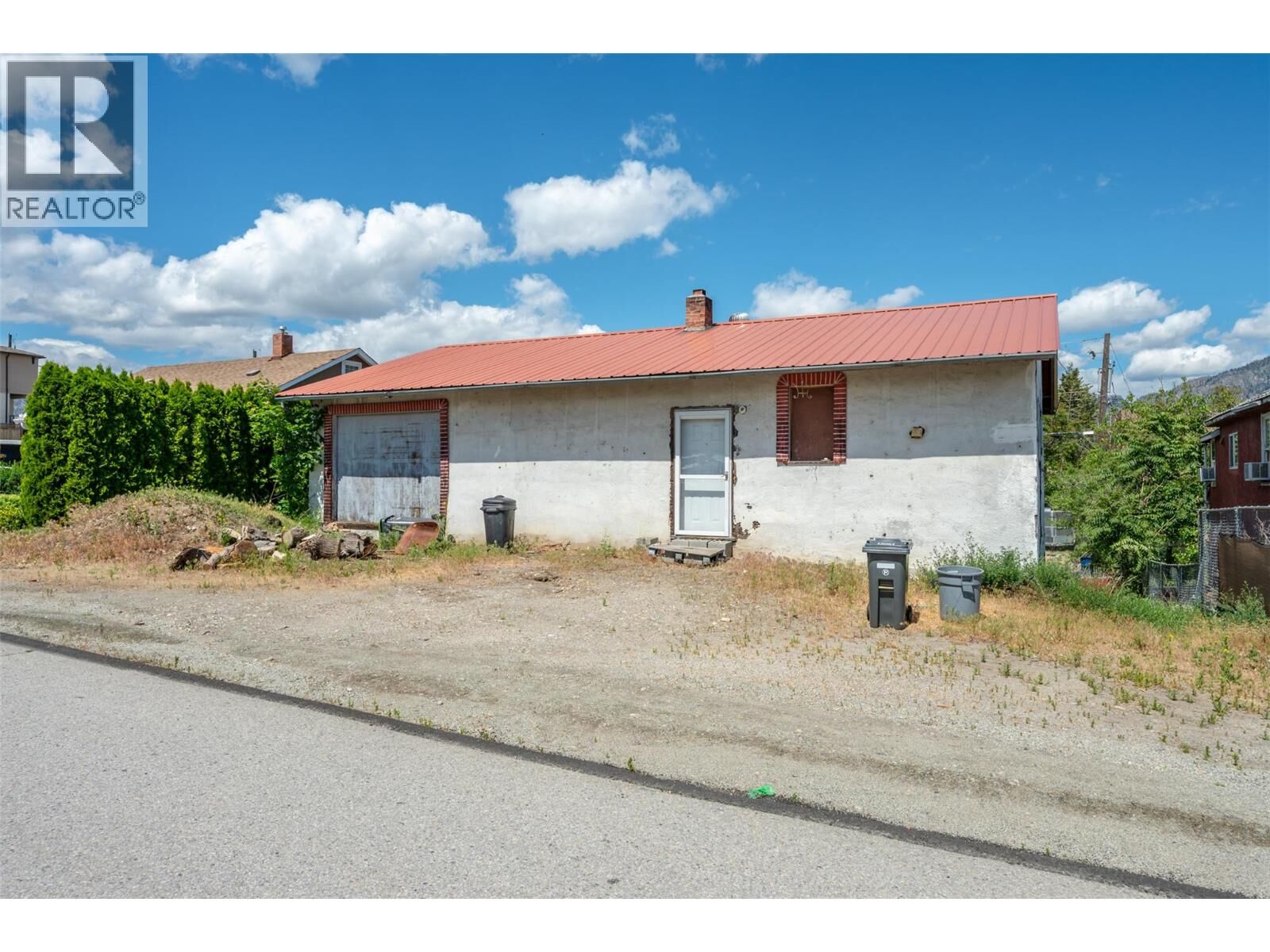 Property Photo: 8308 70th Avenue BC V0H 1V0