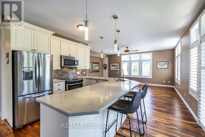 Property Photo: 29 Lakewood Crescent 111 ON K0M 1A0