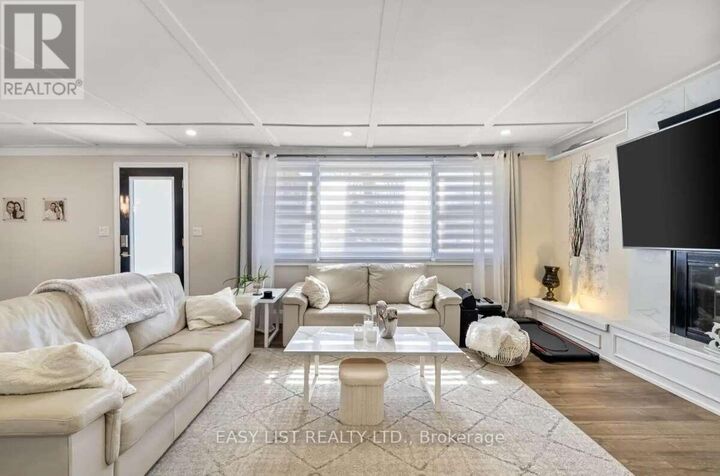 Property Photo: 112 Clovelly Road ON N8N 1G1