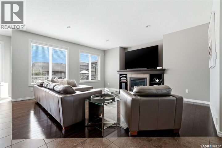 Property Photo: 141 Oxbow Crescent SK S4Y 0A7