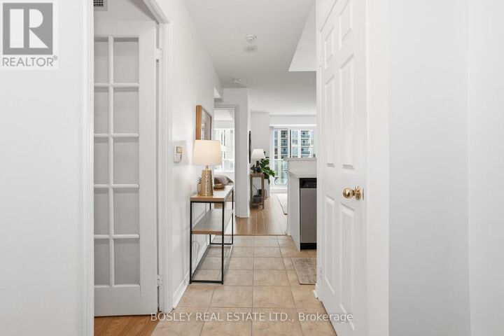 Property Photo: 7 Michael Power Place Lph06 ON M9A 0A4