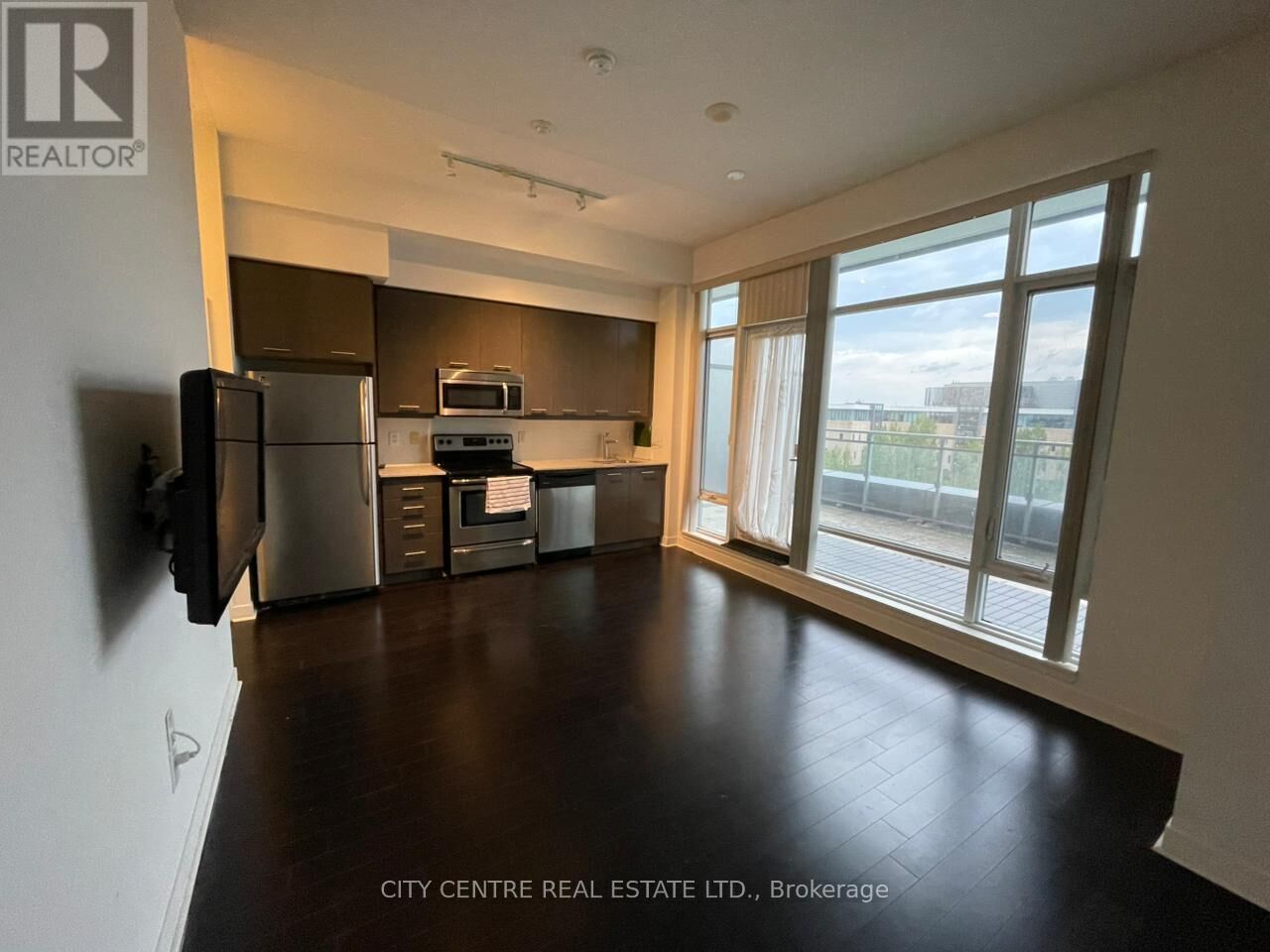 Property Photo:  365 Prince Of Wales Drive 601  ON L5B 0G6 