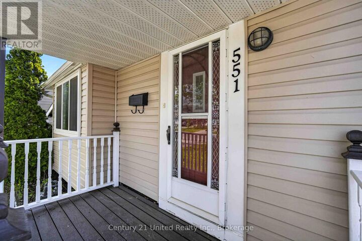 Photo de la propriété: 551 Rose Avenue ON K9J 4E6