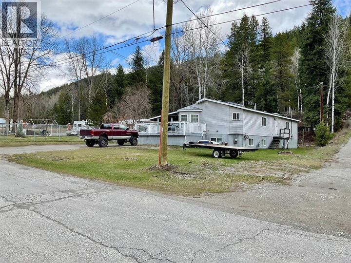 Property Photo: 786 Strathmore Avenue BC V0H 1J0
