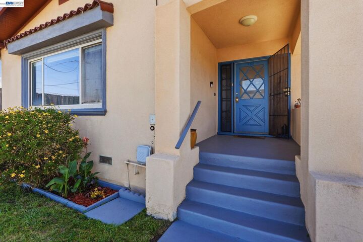 Property Photo: 560 41st St CA 94805
