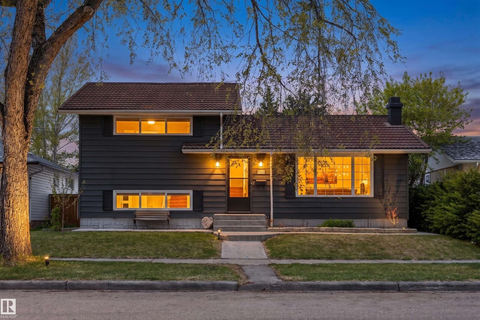 Property Photo:  8904 168 Street NW  AB T5R 2X2 
