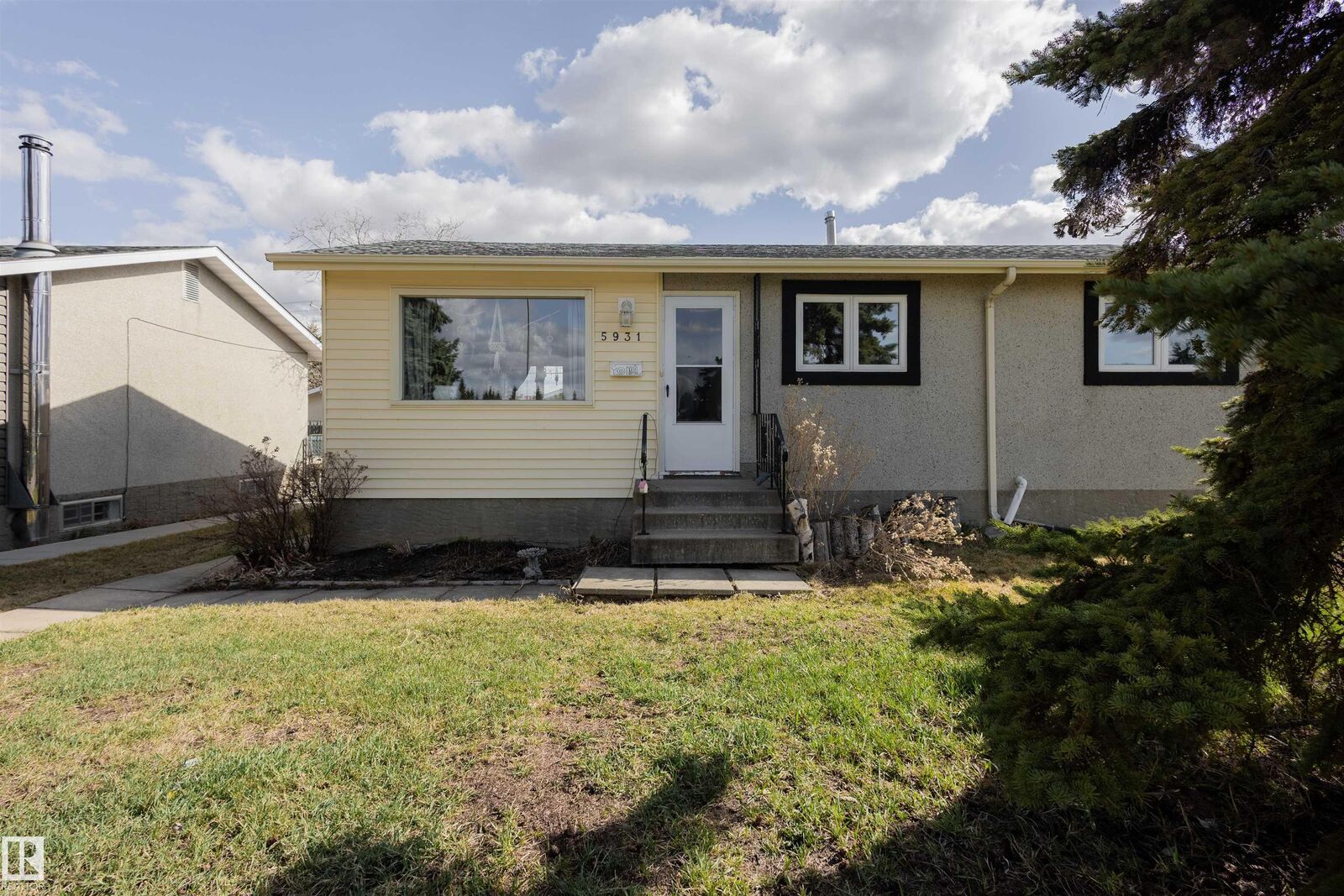 Property Photo: 5931 138 Avenue NW AB T5A 1E4