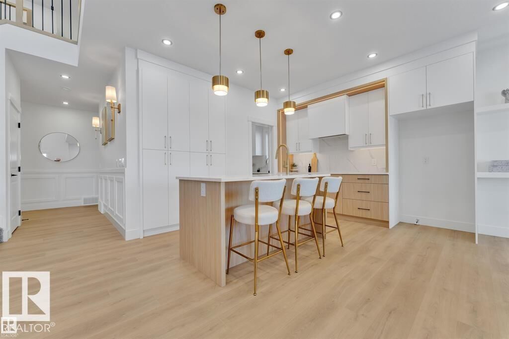 Property Photo:  1129 Starling Drive NW  AB T5S 0V4 