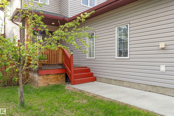 Property Photo:  50 Galloway Wynd  AB T8L 0A3 