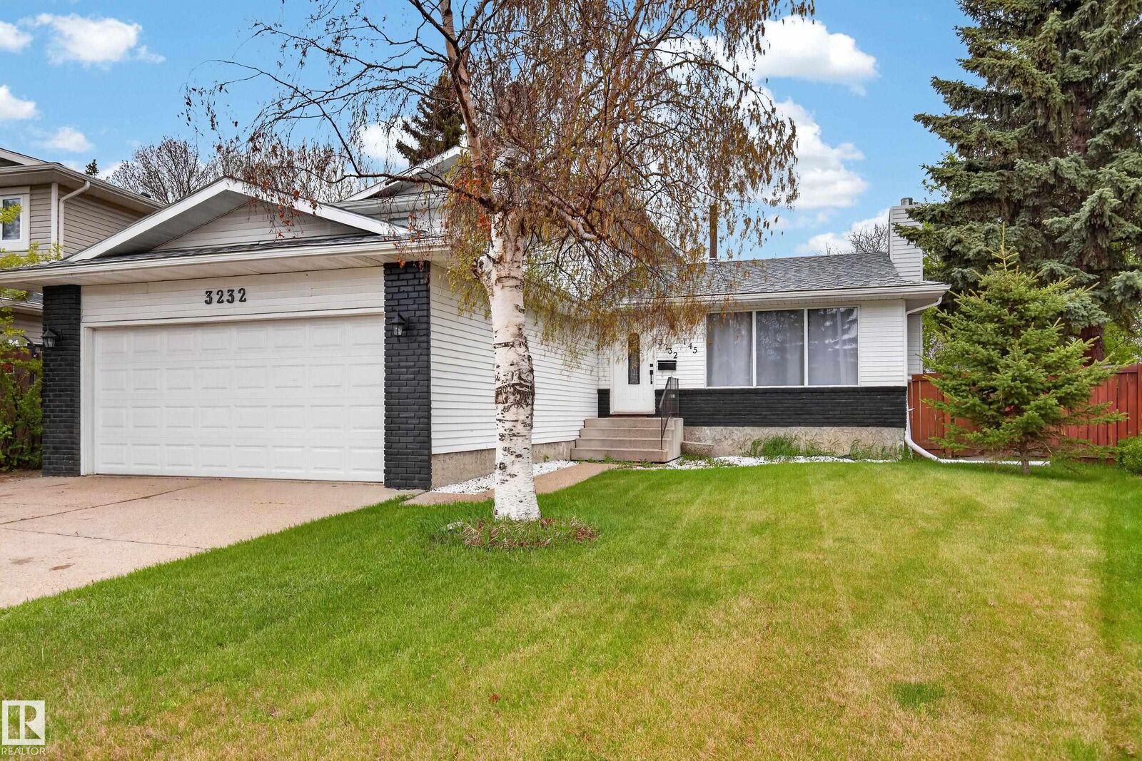 Property Photo:  3232 145 Avenue NW  AB T5Y 2E5 