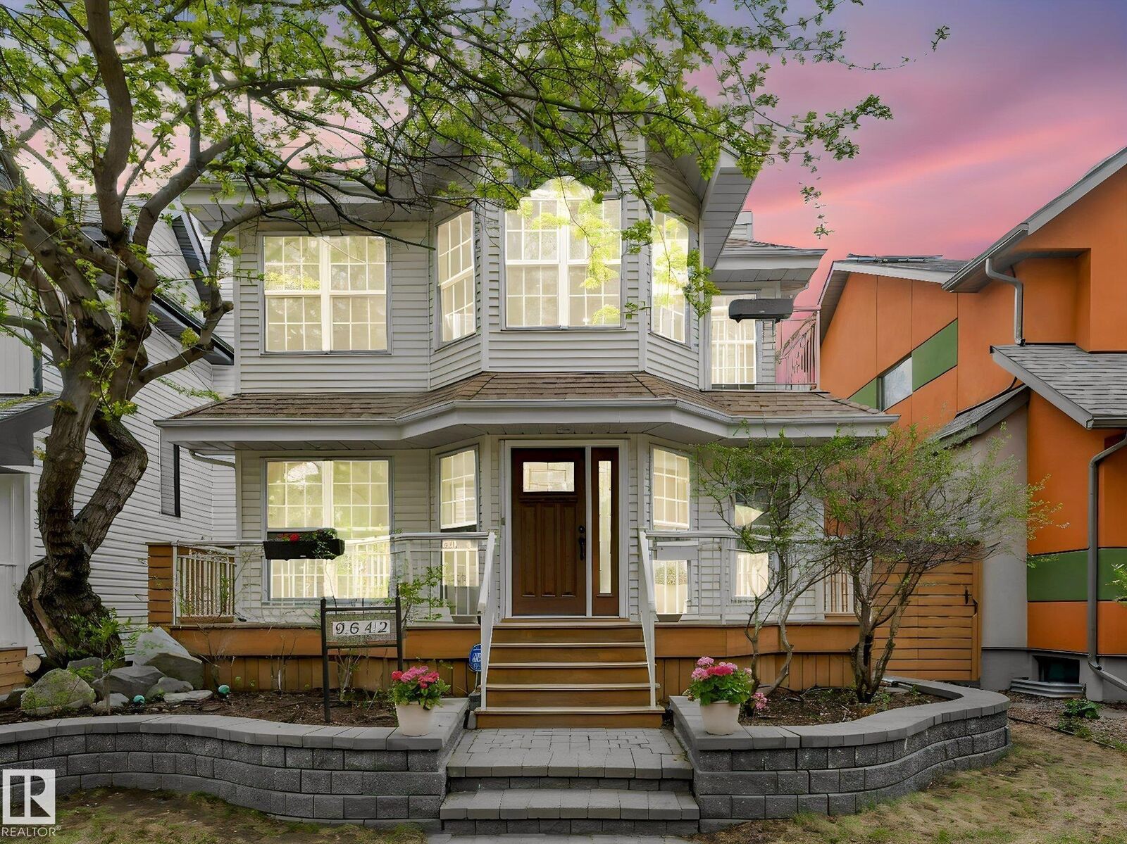 Property Photo: 9642 100 Street NW AB T5K 0T6